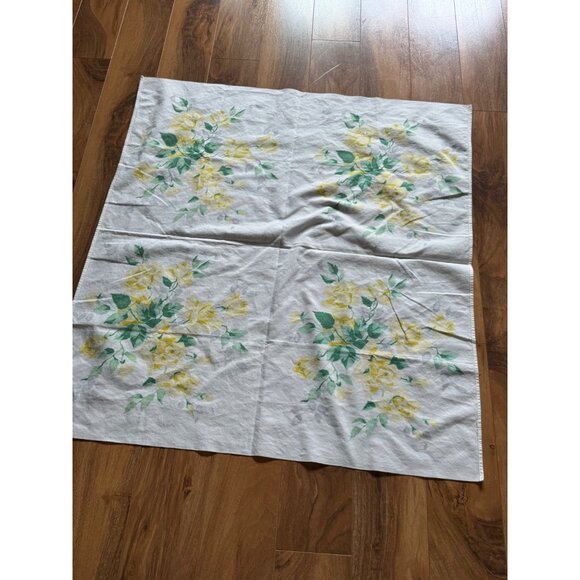 Vintage Cotton Floral Tablecloth  Yellow Roses & Green Leaves  31" Square - Picture 6 of 7